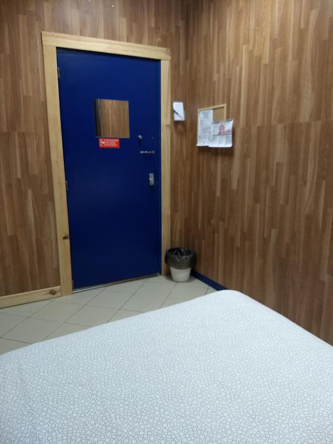 Melaya Budget Hostel ファロ エクステリア 写真