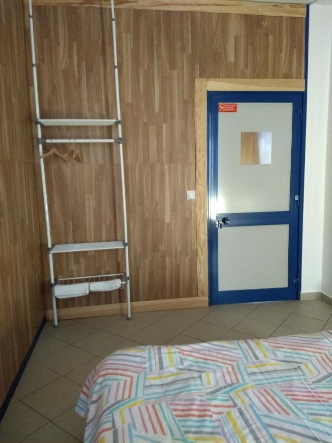 Melaya Budget Hostel ファロ エクステリア 写真