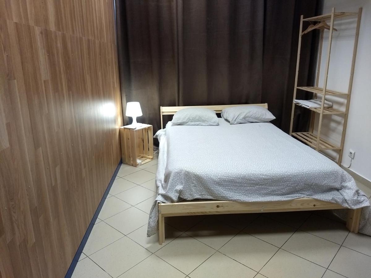 Melaya Budget Hostel ファロ エクステリア 写真